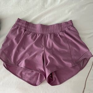 Lululemon Hotty Hot Low Rise Shorts 4”